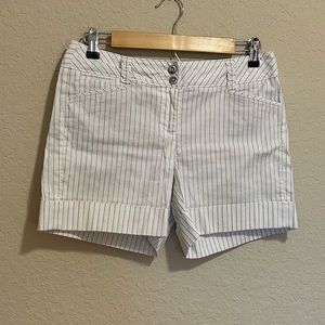 ☀️White House Black Market Striped Shorts